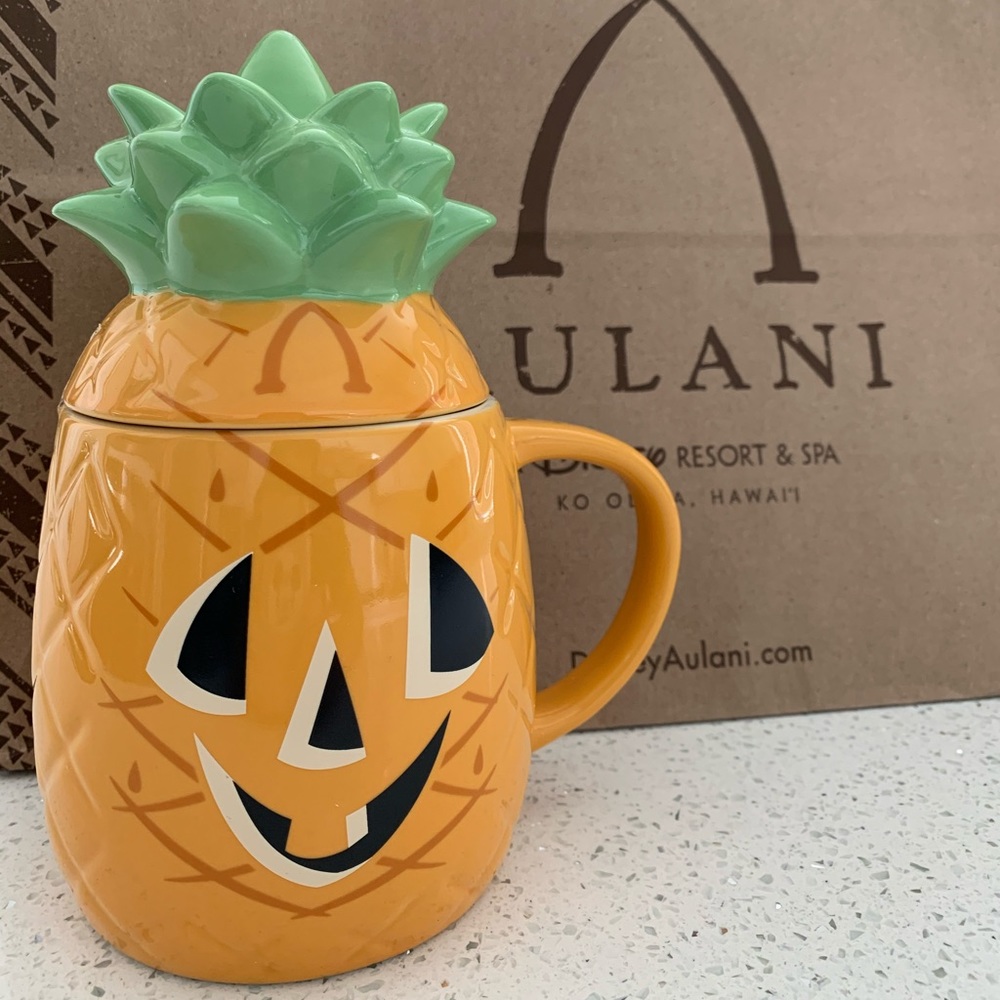 RARE Disney Aulani Halloween mug